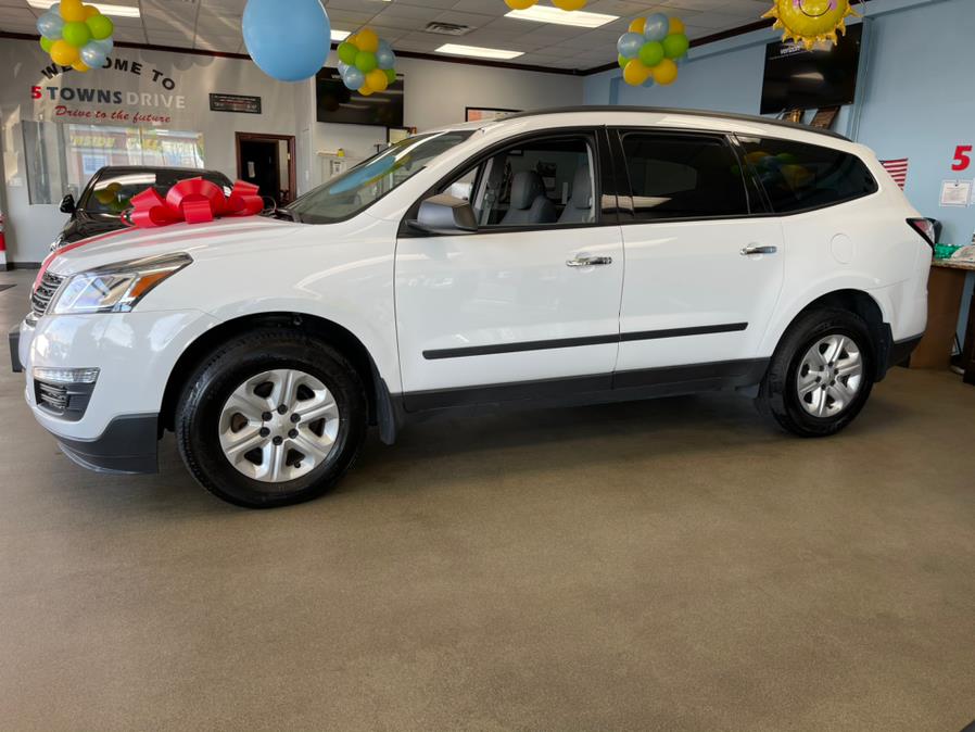 Used Chevrolet Traverse AWD 4dr LS 2016 | 5 Towns Drive. Inwood, New York Used Chevrolet Traverse AWD 4dr LS 2016 | 5 Towns Drive. Inwood, New York