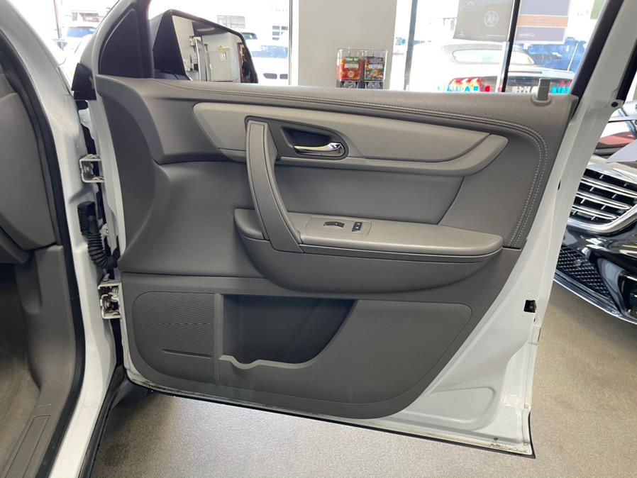 Used Chevrolet Traverse AWD 4dr LS 2016 | 5 Towns Drive. Inwood, New York Used Chevrolet Traverse AWD 4dr LS 2016 | 5 Towns Drive. Inwood, New York
