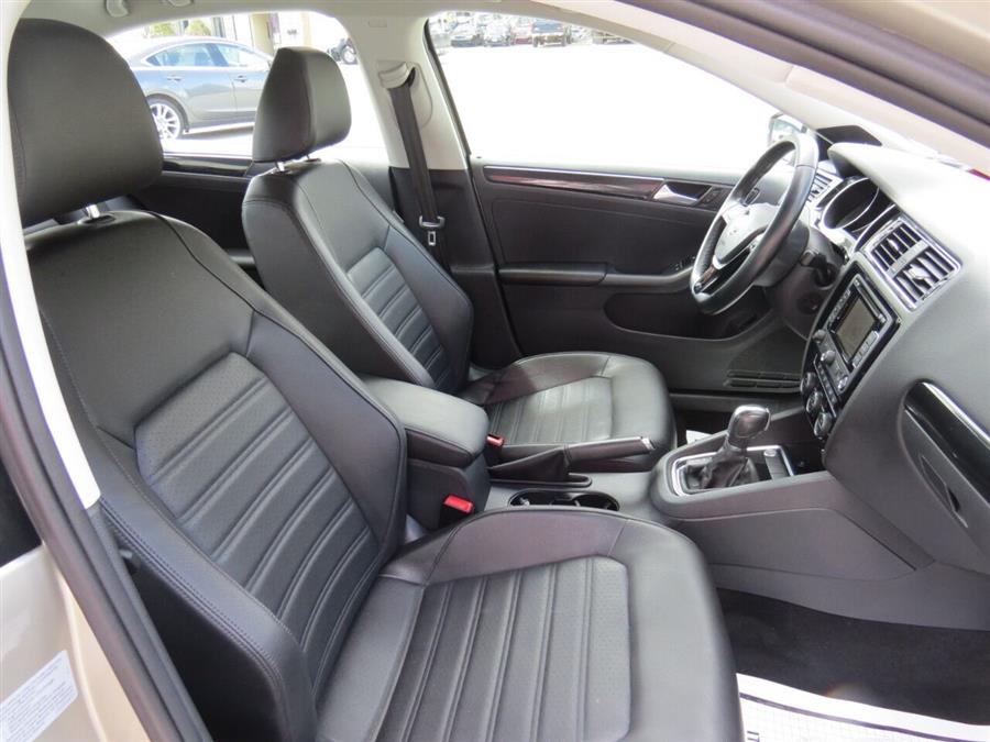 Used Volkswagen Jetta SEL PZEV 4dr Sedan 6A 2015 | Lake City Exports Inc. Auburn, Maine Used Volkswagen Jetta SEL PZEV 4dr Sedan 6A 2015 | Lake City Exports Inc. Auburn, Maine