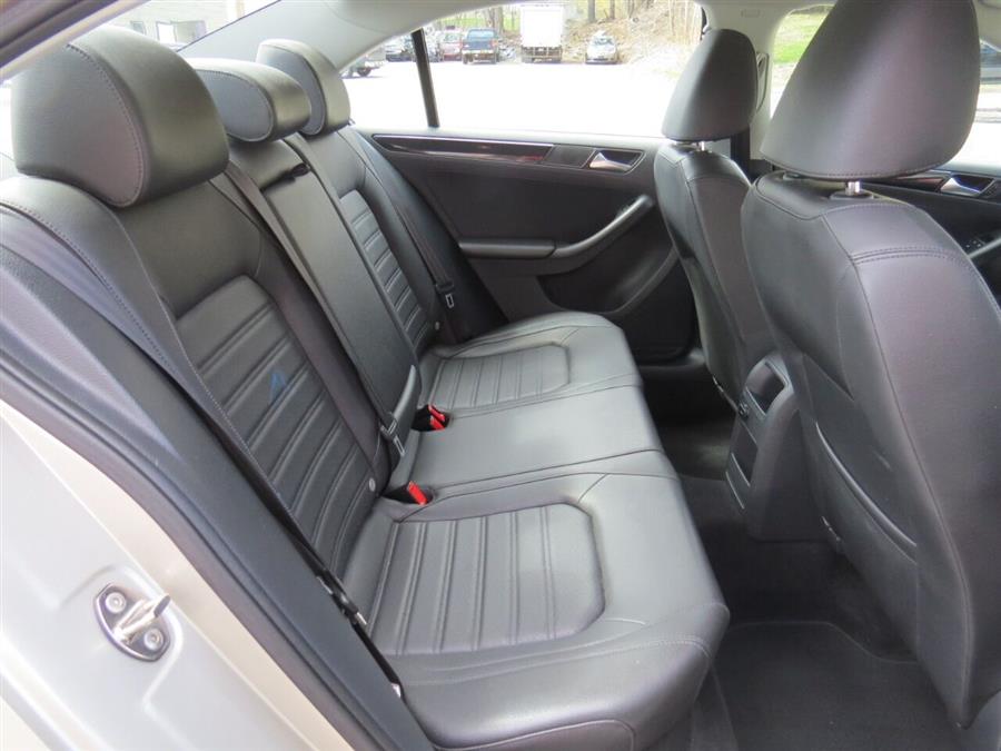Used Volkswagen Jetta SEL PZEV 4dr Sedan 6A 2015 | Lake City Exports Inc. Auburn, Maine Used Volkswagen Jetta SEL PZEV 4dr Sedan 6A 2015 | Lake City Exports Inc. Auburn, Maine