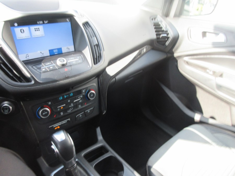 2019 Ford Escape SE FWD, available for sale in Linden, New Jersey | Route 27 Auto Mall. Linden, New Jersey 2019 Ford Escape SE FWD, available for sale in Linden, New Jersey | Route 27 Auto Mall. Linden, New Jersey