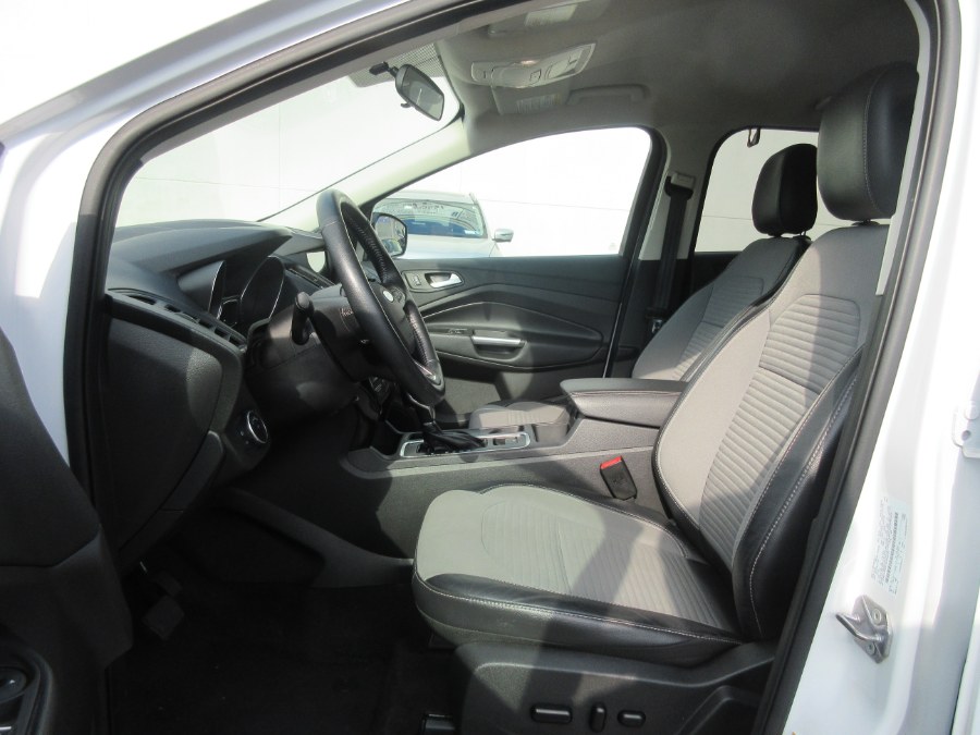 2019 Ford Escape SE FWD, available for sale in Linden, New Jersey | Route 27 Auto Mall. Linden, New Jersey 2019 Ford Escape SE FWD, available for sale in Linden, New Jersey | Route 27 Auto Mall. Linden, New Jersey