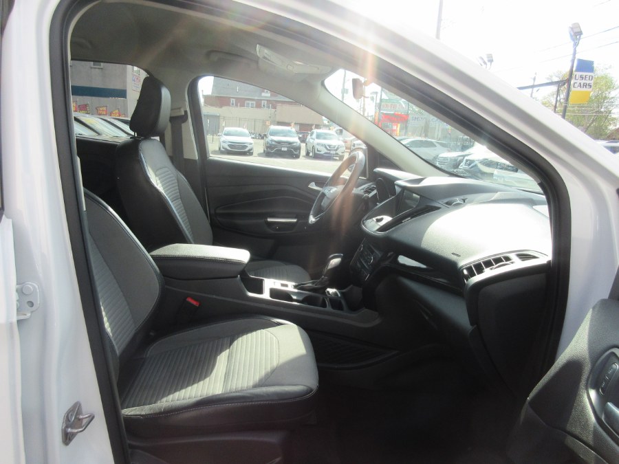 2019 Ford Escape SE FWD, available for sale in Linden, New Jersey | Route 27 Auto Mall. Linden, New Jersey 2019 Ford Escape SE FWD, available for sale in Linden, New Jersey | Route 27 Auto Mall. Linden, New Jersey