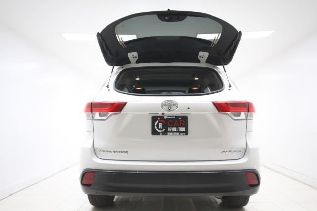 Used Toyota Highlander XLE AWD w/ Navi & rearCam 2018 | Car Revolution. Maple Shade, New Jersey Used Toyota Highlander XLE AWD w/ Navi & rearCam 2018 | Car Revolution. Maple Shade, New Jersey