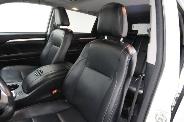 Used Toyota Highlander XLE AWD w/ Navi & rearCam 2018 | Car Revolution. Maple Shade, New Jersey Used Toyota Highlander XLE AWD w/ Navi & rearCam 2018 | Car Revolution. Maple Shade, New Jersey