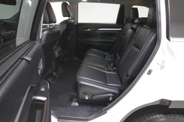 Used Toyota Highlander XLE AWD w/ Navi & rearCam 2018 | Car Revolution. Maple Shade, New Jersey Used Toyota Highlander XLE AWD w/ Navi & rearCam 2018 | Car Revolution. Maple Shade, New Jersey