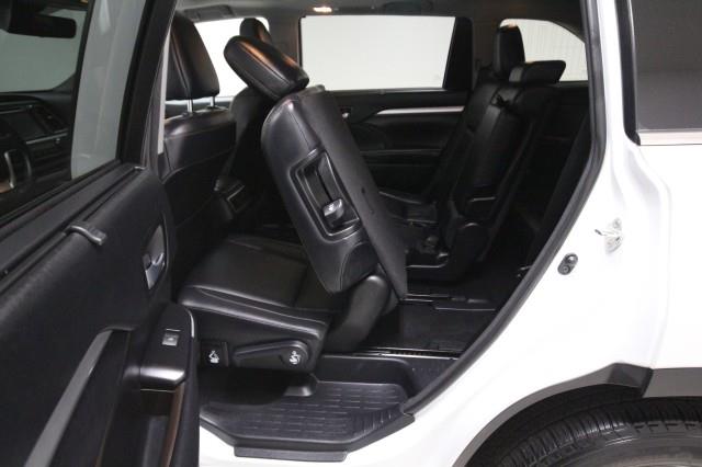Used Toyota Highlander XLE AWD w/ Navi & rearCam 2018 | Car Revolution. Maple Shade, New Jersey Used Toyota Highlander XLE AWD w/ Navi & rearCam 2018 | Car Revolution. Maple Shade, New Jersey