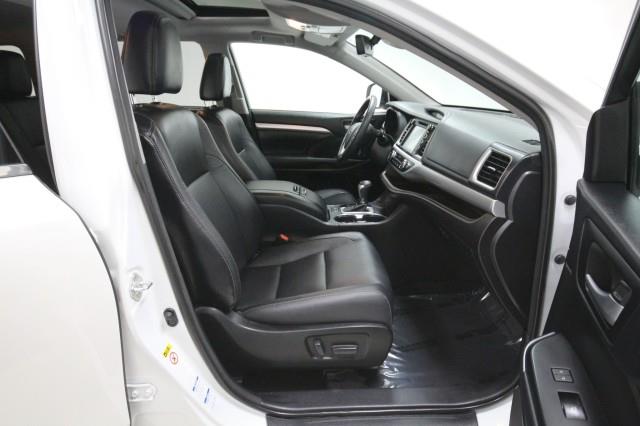 Used Toyota Highlander XLE AWD w/ Navi & rearCam 2018 | Car Revolution. Maple Shade, New Jersey Used Toyota Highlander XLE AWD w/ Navi & rearCam 2018 | Car Revolution. Maple Shade, New Jersey