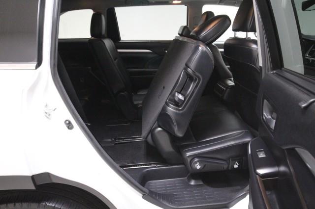Used Toyota Highlander XLE AWD w/ Navi & rearCam 2018 | Car Revolution. Maple Shade, New Jersey Used Toyota Highlander XLE AWD w/ Navi & rearCam 2018 | Car Revolution. Maple Shade, New Jersey