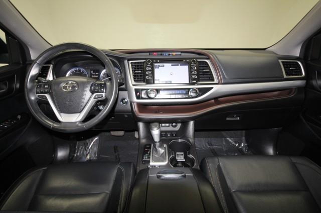 Used Toyota Highlander XLE AWD w/ Navi & rearCam 2018 | Car Revolution. Maple Shade, New Jersey Used Toyota Highlander XLE AWD w/ Navi & rearCam 2018 | Car Revolution. Maple Shade, New Jersey