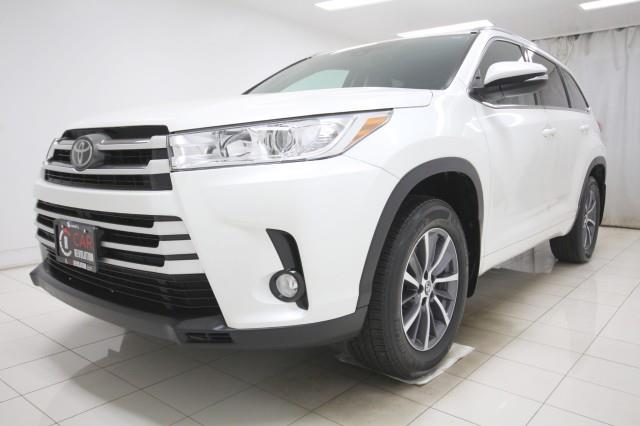 Used Toyota Highlander XLE AWD w/ Navi & rearCam 2018 | Car Revolution. Maple Shade, New Jersey Used Toyota Highlander XLE AWD w/ Navi & rearCam 2018 | Car Revolution. Maple Shade, New Jersey