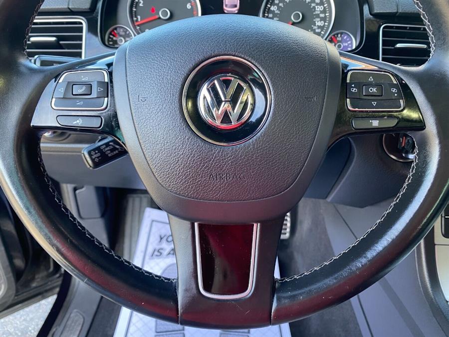 Used Volkswagen Touareg V6 Wolfsburg AWD 4dr SUV 2017 | Lake City Exports Inc. Auburn, Maine Used Volkswagen Touareg V6 Wolfsburg AWD 4dr SUV 2017 | Lake City Exports Inc. Auburn, Maine