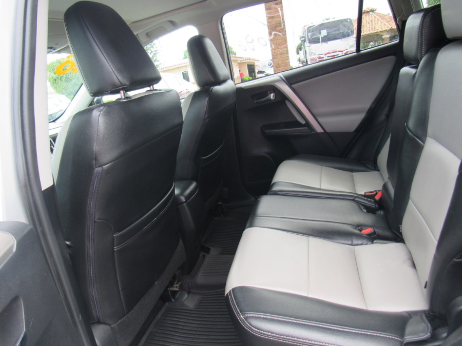 2016 Toyota RAV4 AWD 4dr XLE (Natl), available for sale in San Francisco de Macoris Rd, Dominican Republic | Hilario Auto Import. San Francisco de Macoris Rd, Dominican Republic 2016 Toyota RAV4 AWD 4dr XLE (Natl), available for sale in San Francisco de Macoris Rd, Dominican Republic | Hilario Auto Import. San Francisco de Macoris Rd, Dominican Republic