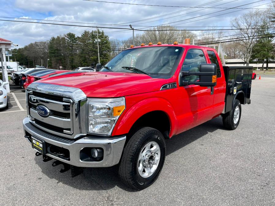 2016 Ford Super Duty F-350 SRW 4WD SuperCab 142" XLT, available for sale in South Windsor, Connecticut | Mike And Tony Auto Sales, Inc. South Windsor, Connecticut