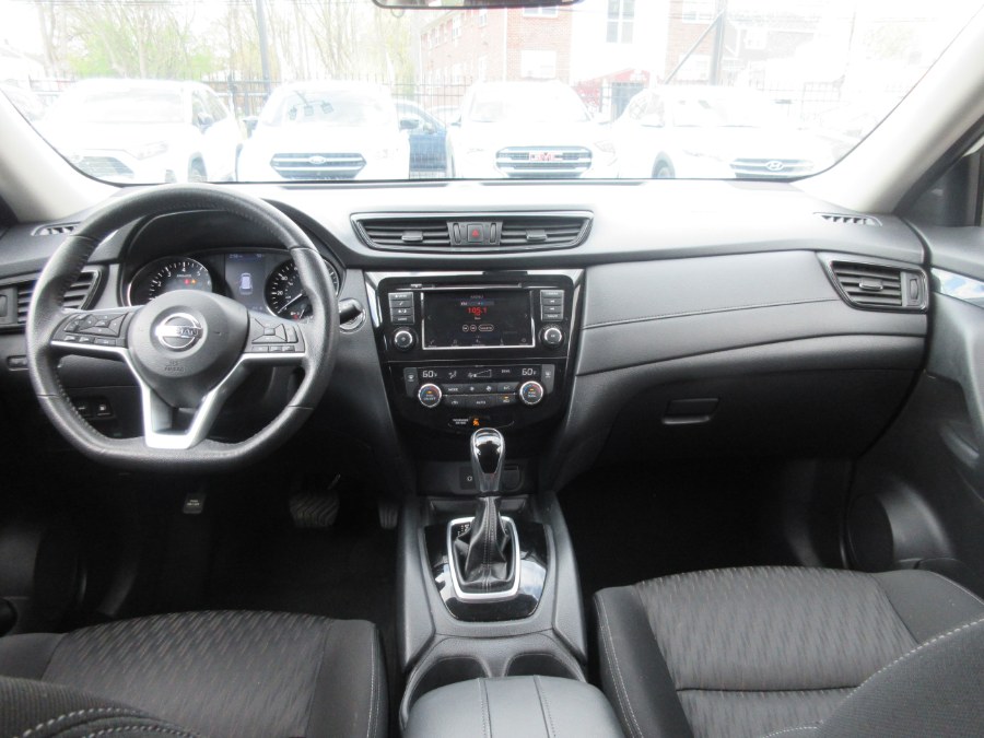 2019 Nissan Rogue FWD SV, available for sale in Linden, New Jersey | Route 27 Auto Mall. Linden, New Jersey 2019 Nissan Rogue FWD SV, available for sale in Linden, New Jersey | Route 27 Auto Mall. Linden, New Jersey