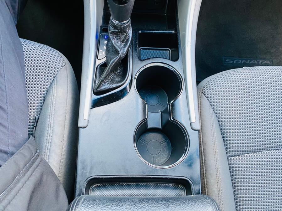 Used Hyundai Sonata 4dr Sdn 2.4L Auto GLS 2012 | Supreme Automotive. New Britain, Connecticut Used Hyundai Sonata 4dr Sdn 2.4L Auto GLS 2012 | Supreme Automotive. New Britain, Connecticut
