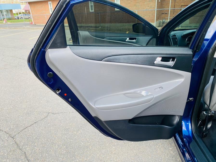 Used Hyundai Sonata 4dr Sdn 2.4L Auto GLS 2012 | Supreme Automotive. New Britain, Connecticut Used Hyundai Sonata 4dr Sdn 2.4L Auto GLS 2012 | Supreme Automotive. New Britain, Connecticut