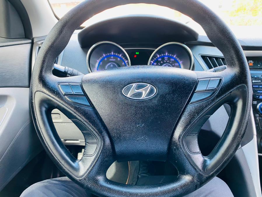 Used Hyundai Sonata 4dr Sdn 2.4L Auto GLS 2012 | Supreme Automotive. New Britain, Connecticut Used Hyundai Sonata 4dr Sdn 2.4L Auto GLS 2012 | Supreme Automotive. New Britain, Connecticut