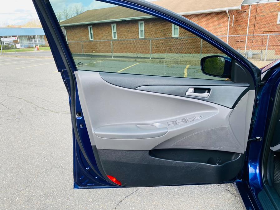 Used Hyundai Sonata 4dr Sdn 2.4L Auto GLS 2012 | Supreme Automotive. New Britain, Connecticut Used Hyundai Sonata 4dr Sdn 2.4L Auto GLS 2012 | Supreme Automotive. New Britain, Connecticut