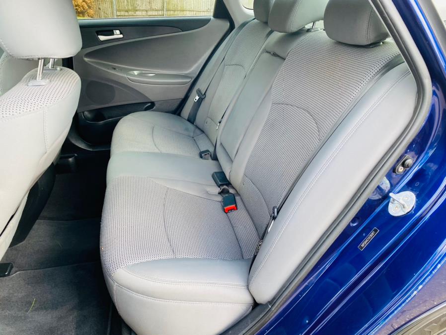 Used Hyundai Sonata 4dr Sdn 2.4L Auto GLS 2012 | Supreme Automotive. New Britain, Connecticut Used Hyundai Sonata 4dr Sdn 2.4L Auto GLS 2012 | Supreme Automotive. New Britain, Connecticut