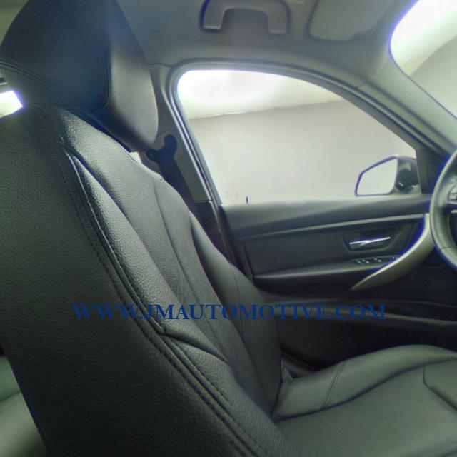 2014 BMW 3 Series 4dr Sdn 320i xDrive AWD, available for sale in Naugatuck, Connecticut | J&M Automotive Sls&Svc LLC. Naugatuck, Connecticut 2014 BMW 3 Series 4dr Sdn 320i xDrive AWD, available for sale in Naugatuck, Connecticut | J&M Automotive Sls&Svc LLC. Naugatuck, Connecticut