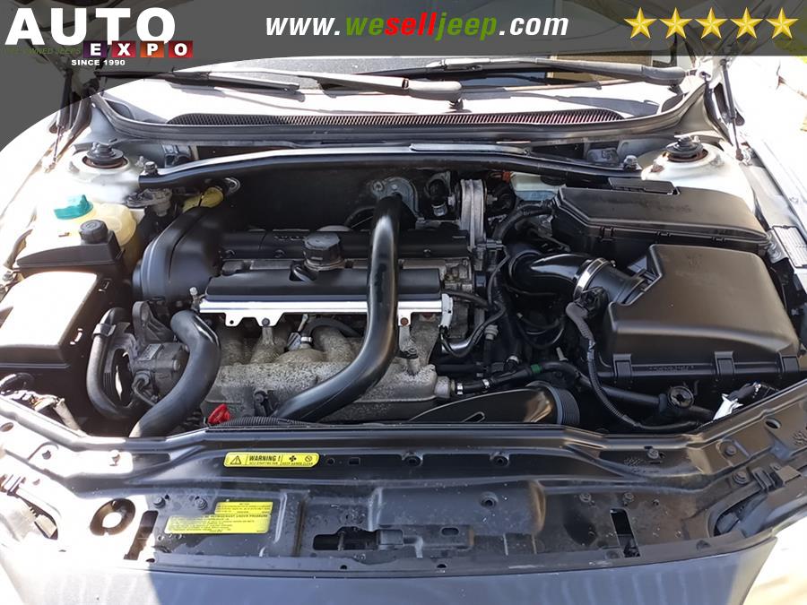 2005 Volvo XC70 2.5L Turbo AWD w/Sunroof, available for sale in Huntington, New York | Auto Expo. Huntington, New York 2005 Volvo XC70 2.5L Turbo AWD w/Sunroof, available for sale in Huntington, New York | Auto Expo. Huntington, New York