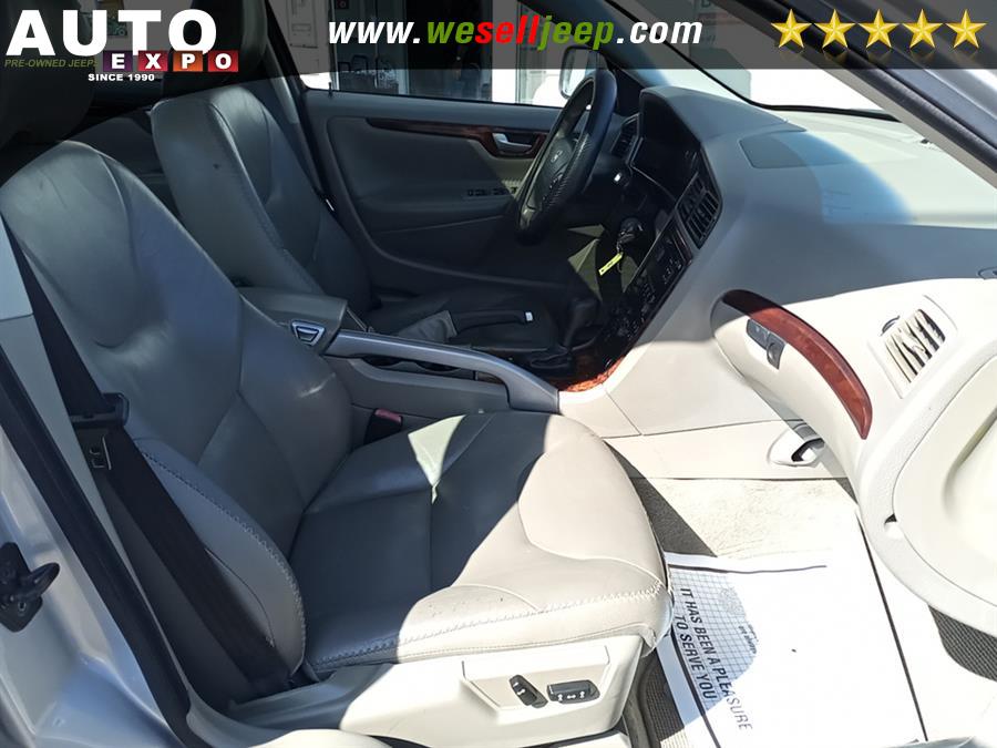 2005 Volvo XC70 2.5L Turbo AWD w/Sunroof, available for sale in Huntington, New York | Auto Expo. Huntington, New York 2005 Volvo XC70 2.5L Turbo AWD w/Sunroof, available for sale in Huntington, New York | Auto Expo. Huntington, New York