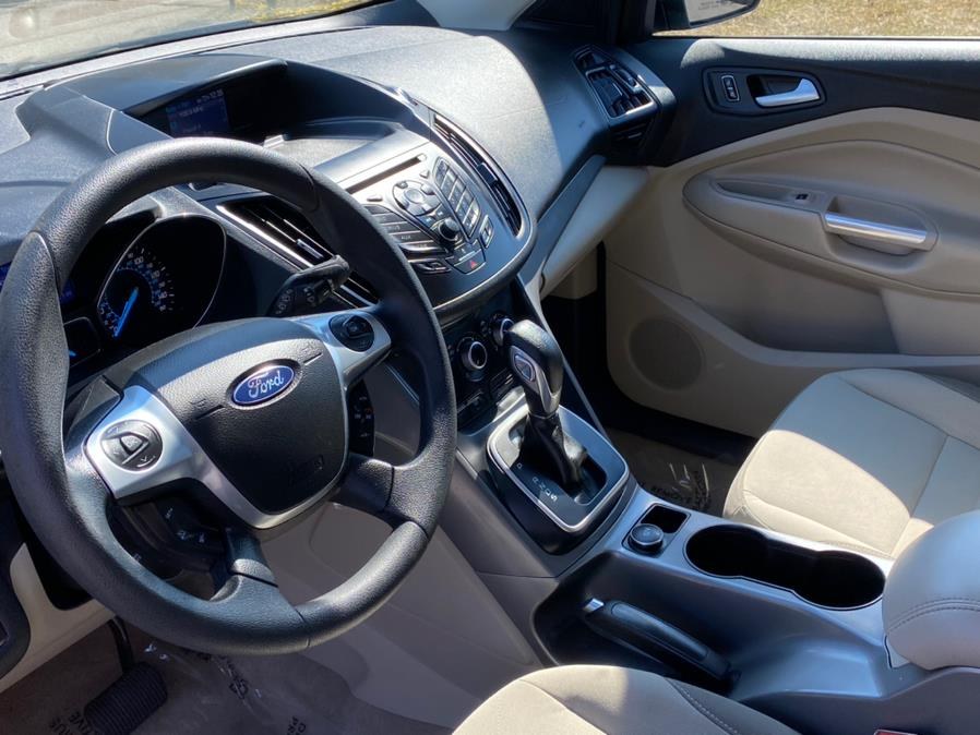Used Ford Escape 4WD 4dr SE 2013 | Lava Motors 2 Inc. Canton, Connecticut Used Ford Escape 4WD 4dr SE 2013 | Lava Motors 2 Inc. Canton, Connecticut