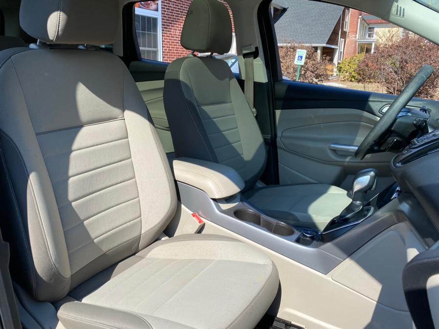 Used Ford Escape 4WD 4dr SE 2013 | Lava Motors 2 Inc. Canton, Connecticut Used Ford Escape 4WD 4dr SE 2013 | Lava Motors 2 Inc. Canton, Connecticut