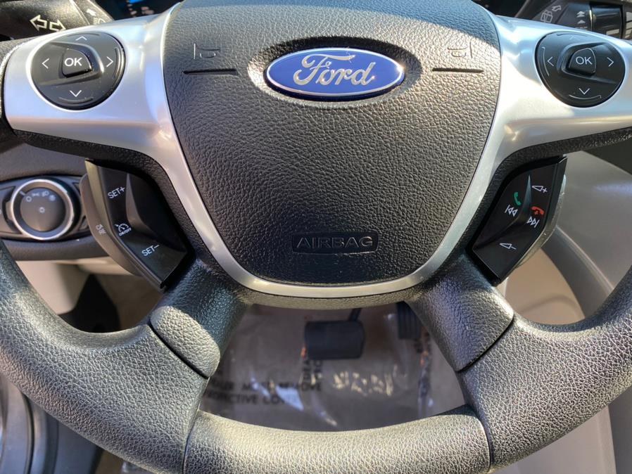 Used Ford Escape 4WD 4dr SE 2013 | Lava Motors 2 Inc. Canton, Connecticut Used Ford Escape 4WD 4dr SE 2013 | Lava Motors 2 Inc. Canton, Connecticut