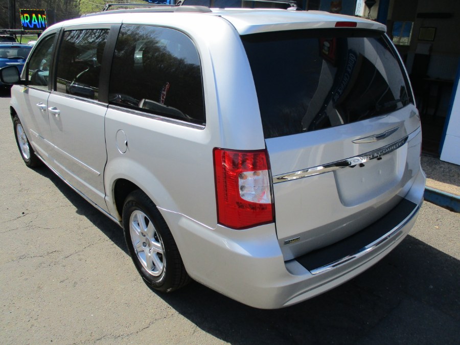 Used Chrysler Town & Country 4dr Wgn Touring 2012 | Cos Central Auto. Meriden, Connecticut Used Chrysler Town & Country 4dr Wgn Touring 2012 | Cos Central Auto. Meriden, Connecticut