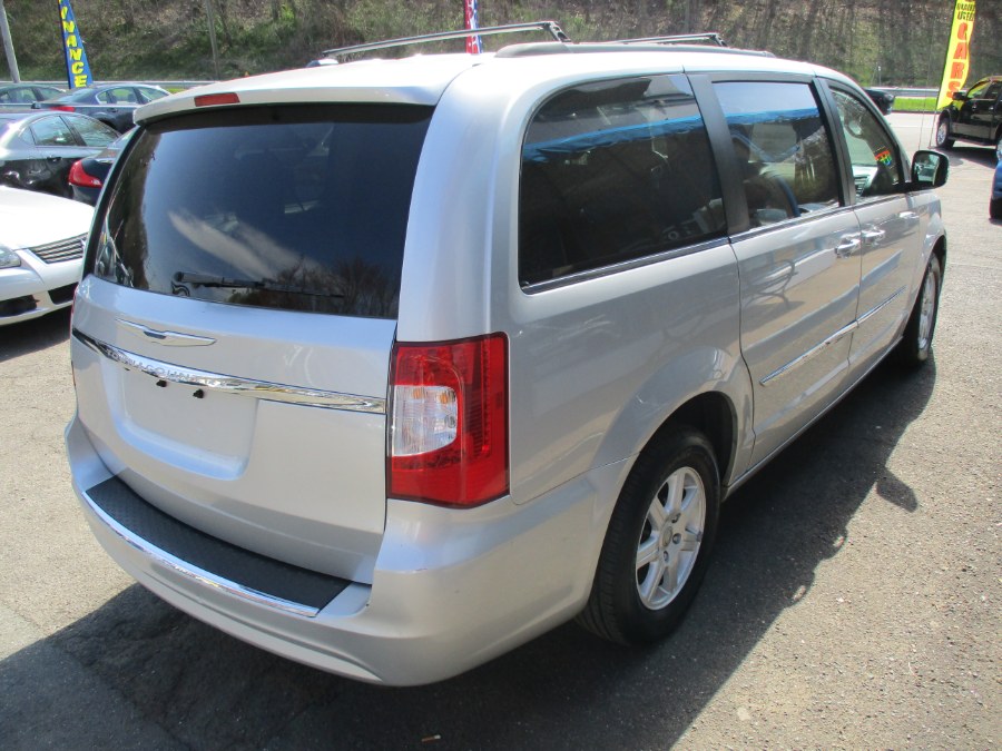 Used Chrysler Town & Country 4dr Wgn Touring 2012 | Cos Central Auto. Meriden, Connecticut Used Chrysler Town & Country 4dr Wgn Touring 2012 | Cos Central Auto. Meriden, Connecticut