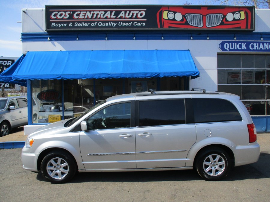 Used Chrysler Town & Country 4dr Wgn Touring 2012 | Cos Central Auto. Meriden, Connecticut