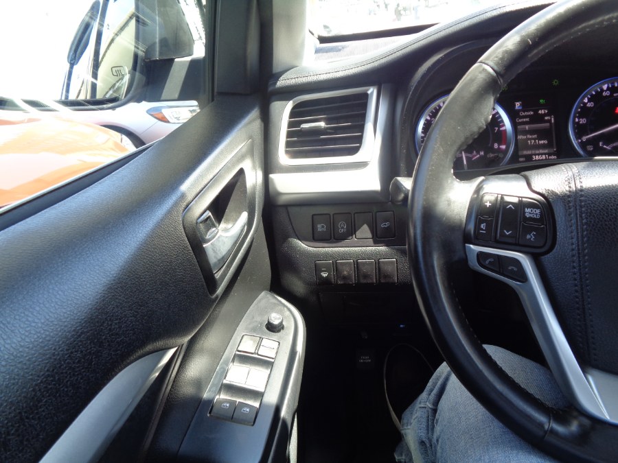 Used Toyota Highlander AWD XLE 2018 | Top Speed Motors LLC. Jamaica, New York Used Toyota Highlander AWD XLE 2018 | Top Speed Motors LLC. Jamaica, New York