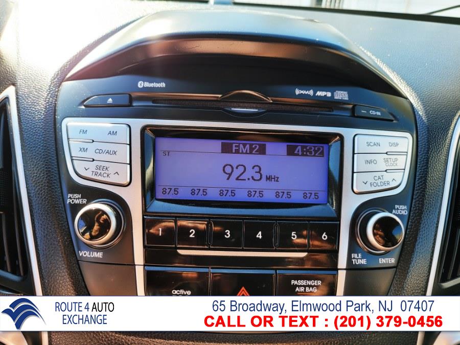 Used Hyundai Tucson FWD 4dr Auto GLS PZEV 2013 | Route 4 Auto Exchange. Elmwood Park, New Jersey Used Hyundai Tucson FWD 4dr Auto GLS PZEV 2013 | Route 4 Auto Exchange. Elmwood Park, New Jersey