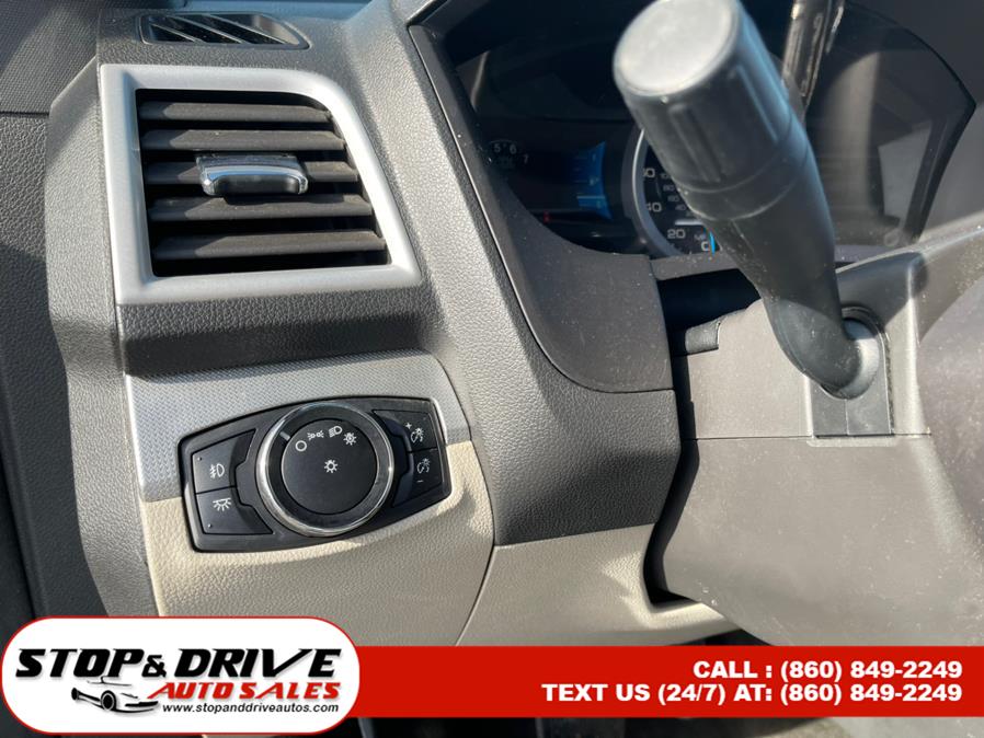 2014 Ford Explorer 4WD 4dr XLT, available for sale in East Windsor, Connecticut | Stop & Drive Auto Sales. East Windsor, Connecticut 2014 Ford Explorer 4WD 4dr XLT, available for sale in East Windsor, Connecticut | Stop & Drive Auto Sales. East Windsor, Connecticut