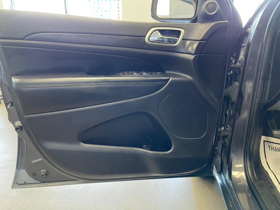 Used Jeep Grand Cherokee Altitude 4x4 *Ltd Avail* 2017 | 5 Towns Drive. Inwood, New York Used Jeep Grand Cherokee Altitude 4x4 *Ltd Avail* 2017 | 5 Towns Drive. Inwood, New York