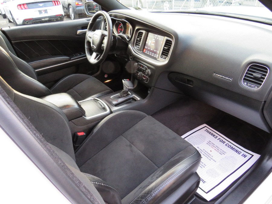 Used Dodge Charger R/T Scat Pack 392 Sunroof/Suede 2018 | Road Masters II INC. Middle Village, New York Used Dodge Charger R/T Scat Pack 392 Sunroof/Suede 2018 | Road Masters II INC. Middle Village, New York