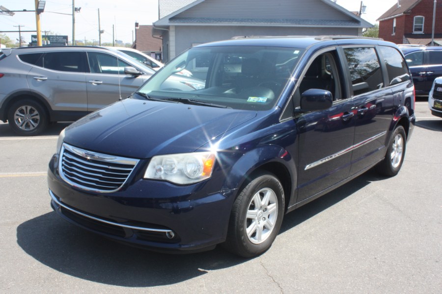 2012 Chrysler Town & Country 4dr Wgn Touring, available for sale in Little Ferry, New Jersey | Victoria Preowned Autos Inc. Little Ferry, New Jersey 2012 Chrysler Town & Country 4dr Wgn Touring, available for sale in Little Ferry, New Jersey | Victoria Preowned Autos Inc. Little Ferry, New Jersey