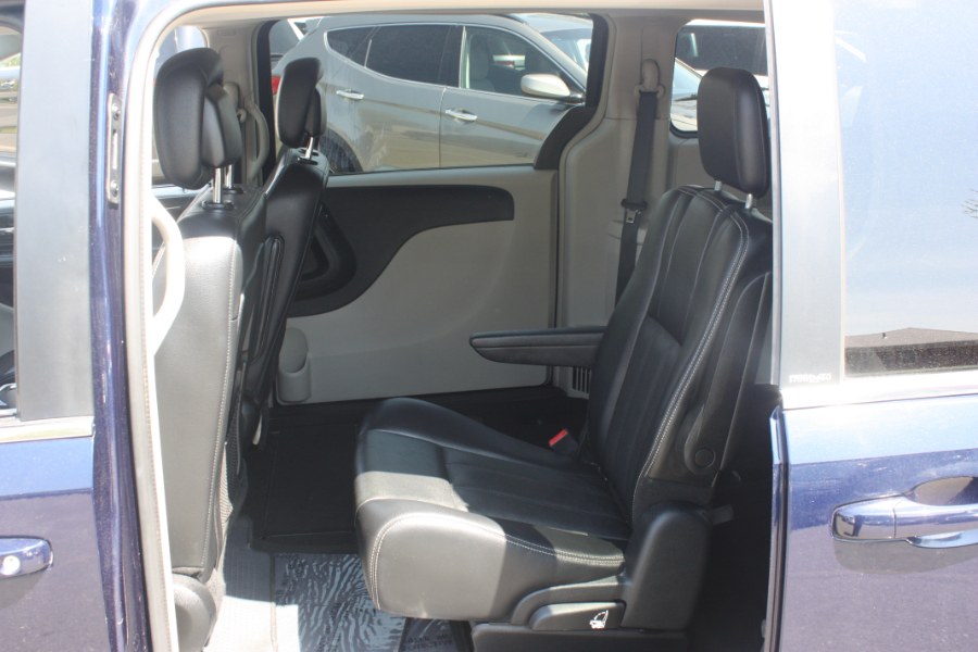 2012 Chrysler Town & Country 4dr Wgn Touring, available for sale in Little Ferry, New Jersey | Victoria Preowned Autos Inc. Little Ferry, New Jersey 2012 Chrysler Town & Country 4dr Wgn Touring, available for sale in Little Ferry, New Jersey | Victoria Preowned Autos Inc. Little Ferry, New Jersey