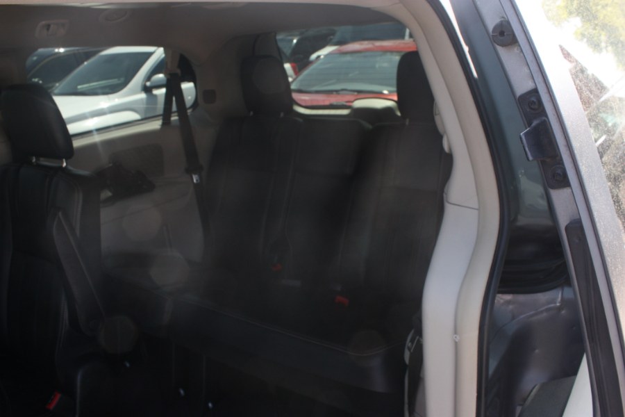 2013 Chrysler Town & Country 4dr Wgn Touring, available for sale in Little Ferry, New Jersey | Victoria Preowned Autos Inc. Little Ferry, New Jersey 2013 Chrysler Town & Country 4dr Wgn Touring, available for sale in Little Ferry, New Jersey | Victoria Preowned Autos Inc. Little Ferry, New Jersey