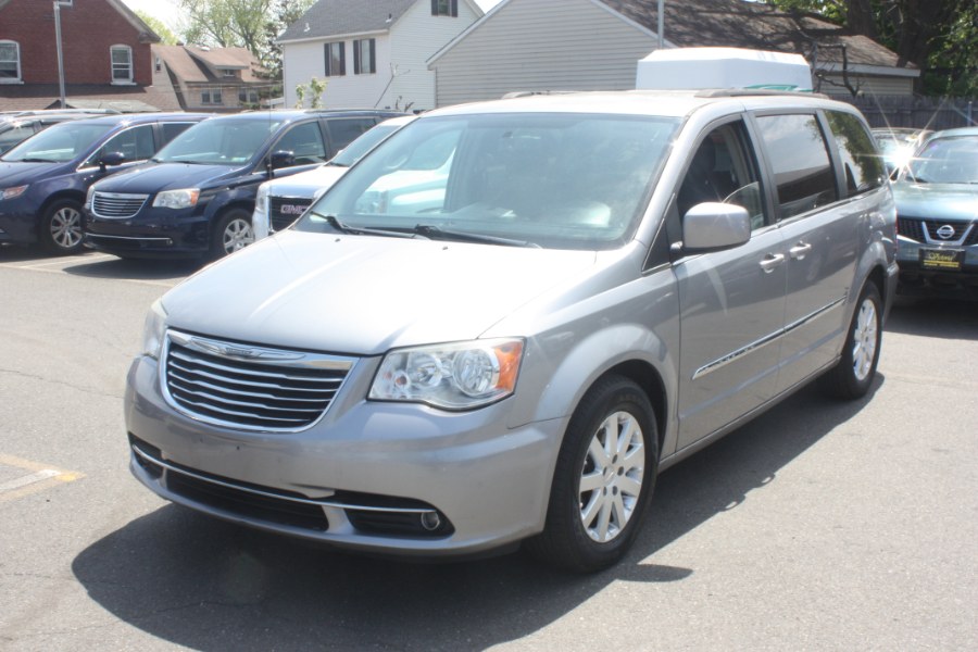 2013 Chrysler Town & Country 4dr Wgn Touring, available for sale in Little Ferry, New Jersey | Victoria Preowned Autos Inc. Little Ferry, New Jersey