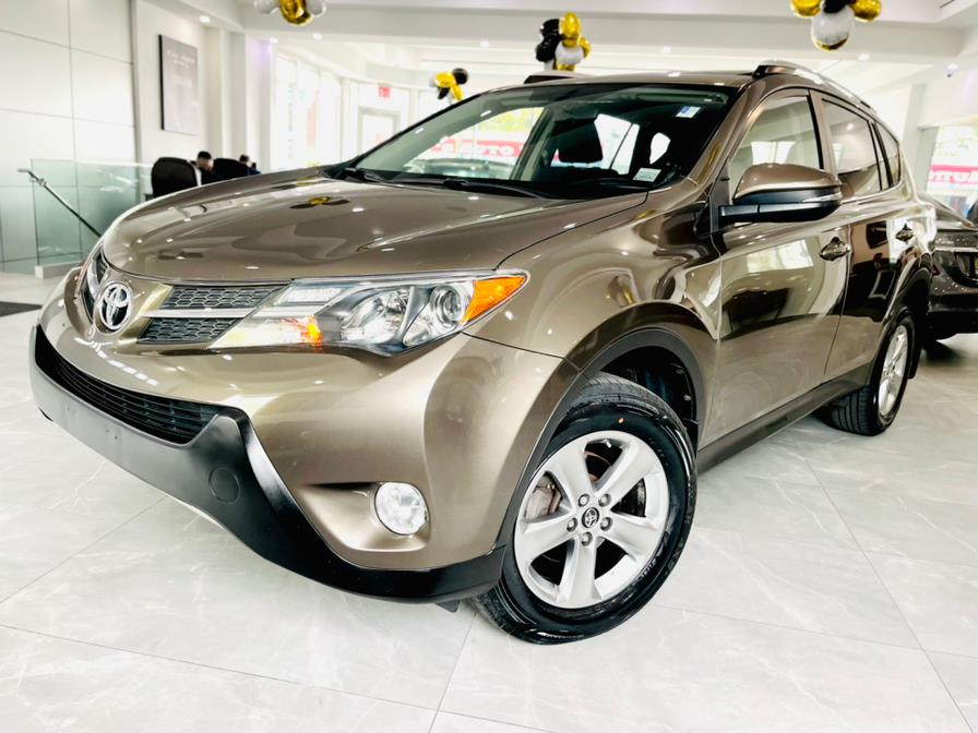 Used Toyota RAV4 AWD 4dr XLE (Natl) 2015 | Luxury Motor Club. Franklin Square, New York Used Toyota RAV4 AWD 4dr XLE (Natl) 2015 | Luxury Motor Club. Franklin Square, New York