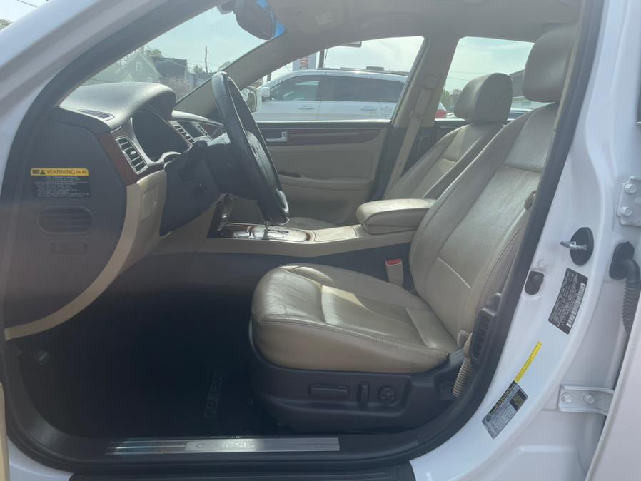 2012 Hyundai Genesis 4dr Sdn V6 3.8L, available for sale in Manchester, Connecticut | Carsonmain LLC. Manchester, Connecticut 2012 Hyundai Genesis 4dr Sdn V6 3.8L, available for sale in Manchester, Connecticut | Carsonmain LLC. Manchester, Connecticut