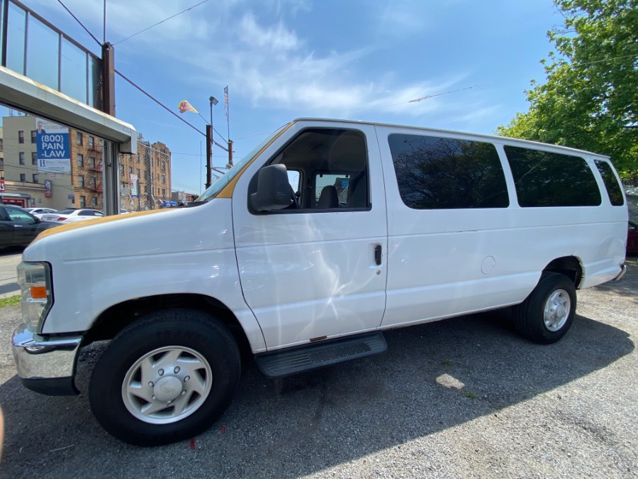 2008 Ford Econoline Wagon E-350 Super Duty Ext XLT, available for sale in Brooklyn, New York | Wide World Inc. Brooklyn, New York