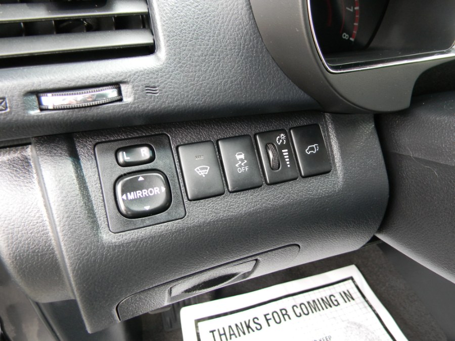 2013 Toyota Highlander 4WD 4dr V6 Plus (Natl), available for sale in Paterson, New Jersey | DZ Automall. Paterson, New Jersey 2013 Toyota Highlander 4WD 4dr V6 Plus (Natl), available for sale in Paterson, New Jersey | DZ Automall. Paterson, New Jersey