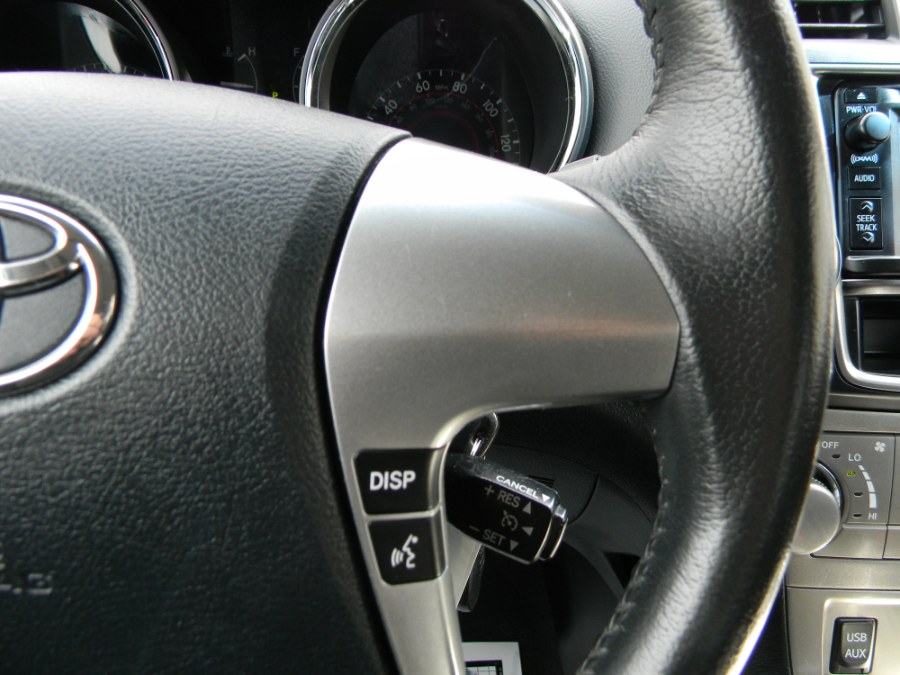 2013 Toyota Highlander 4WD 4dr V6 Plus (Natl), available for sale in Paterson, New Jersey | DZ Automall. Paterson, New Jersey 2013 Toyota Highlander 4WD 4dr V6 Plus (Natl), available for sale in Paterson, New Jersey | DZ Automall. Paterson, New Jersey