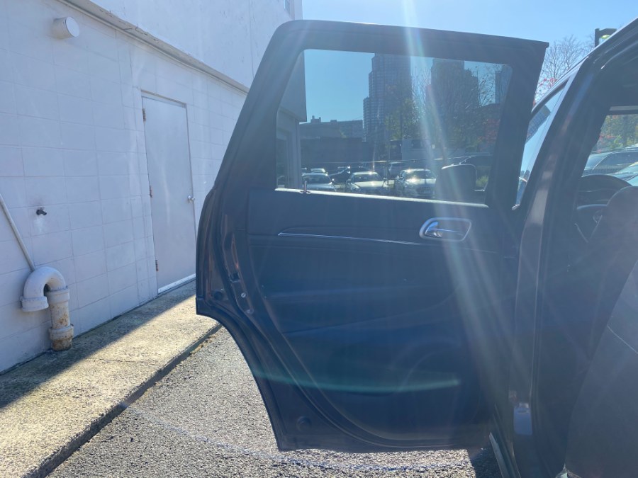 Used Jeep Grand Cherokee Limited 4x4 2020 | Apex Westchester Used Vehicles. White Plains, New York Used Jeep Grand Cherokee Limited 4x4 2020 | Apex Westchester Used Vehicles. White Plains, New York