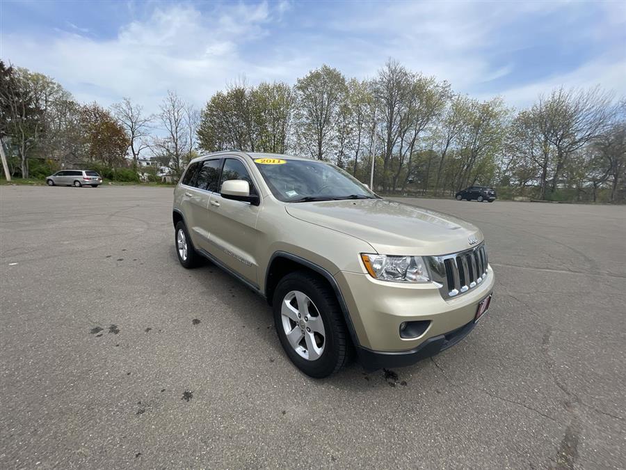 2011 Jeep Grand Cherokee 4WD 4dr Laredo, available for sale in Stratford, Connecticut | Wiz Leasing Inc. Stratford, Connecticut