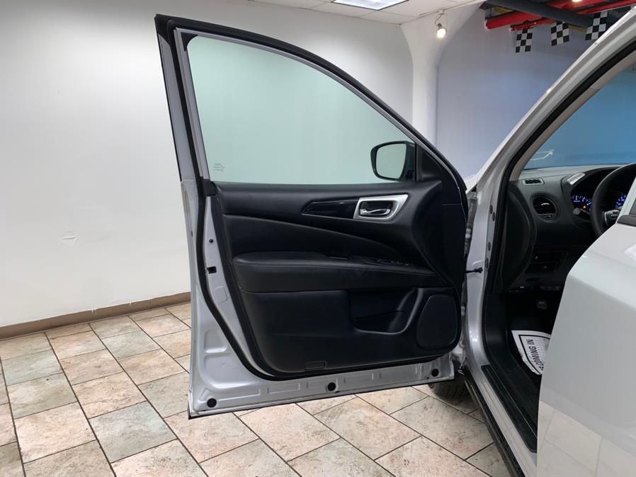 Used Nissan Pathfinder 4x4 SV 2018 | European Auto Expo. Lodi, New Jersey Used Nissan Pathfinder 4x4 SV 2018 | European Auto Expo. Lodi, New Jersey